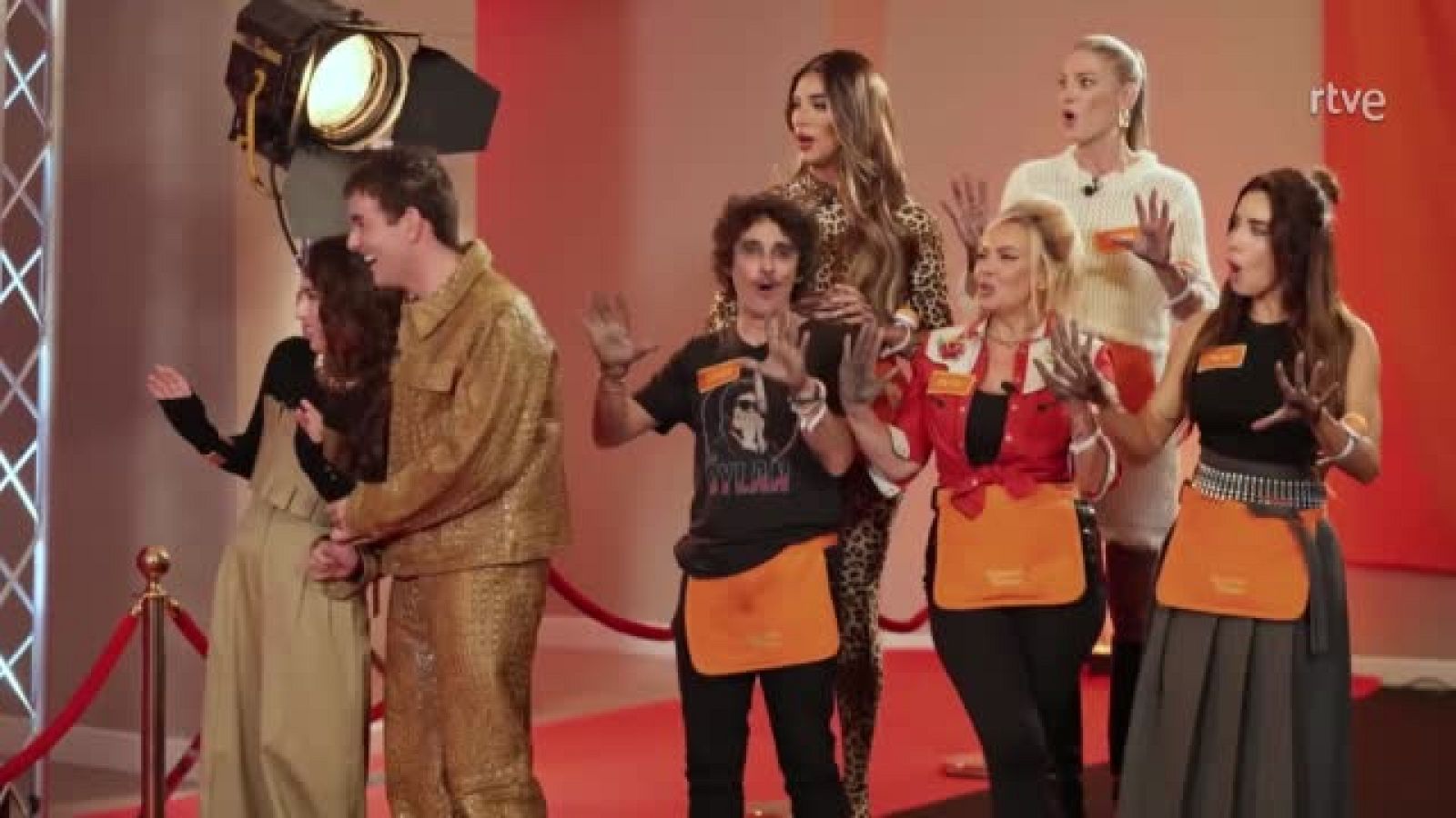 Maestros de la Costura Celebrity: El desfile arácnido de La Terre - Maestros de la costura Celebrity | Ver