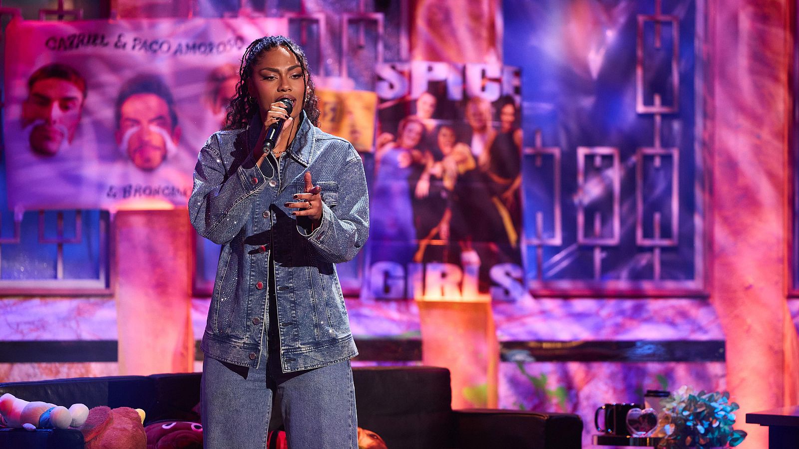 La Revuelta | NIA canta 'Caminito de lamento' 29/1/25 - La Revuelta | Ver