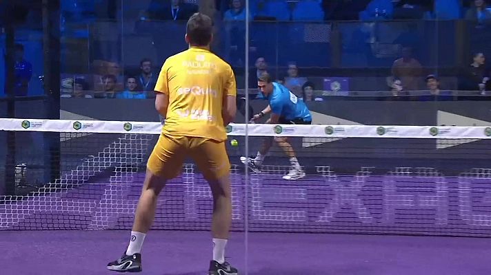 Pádel - Hexagon Cup. Paquito Navarro / Álex Chozas - Álex Ruiz / Franco Stupaczuk