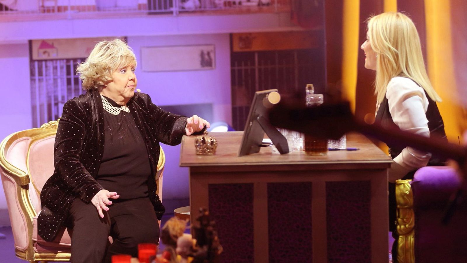 Karina, entre secretos y perreo en 'Al cielo con ella' - Al cielo con ella | Ver