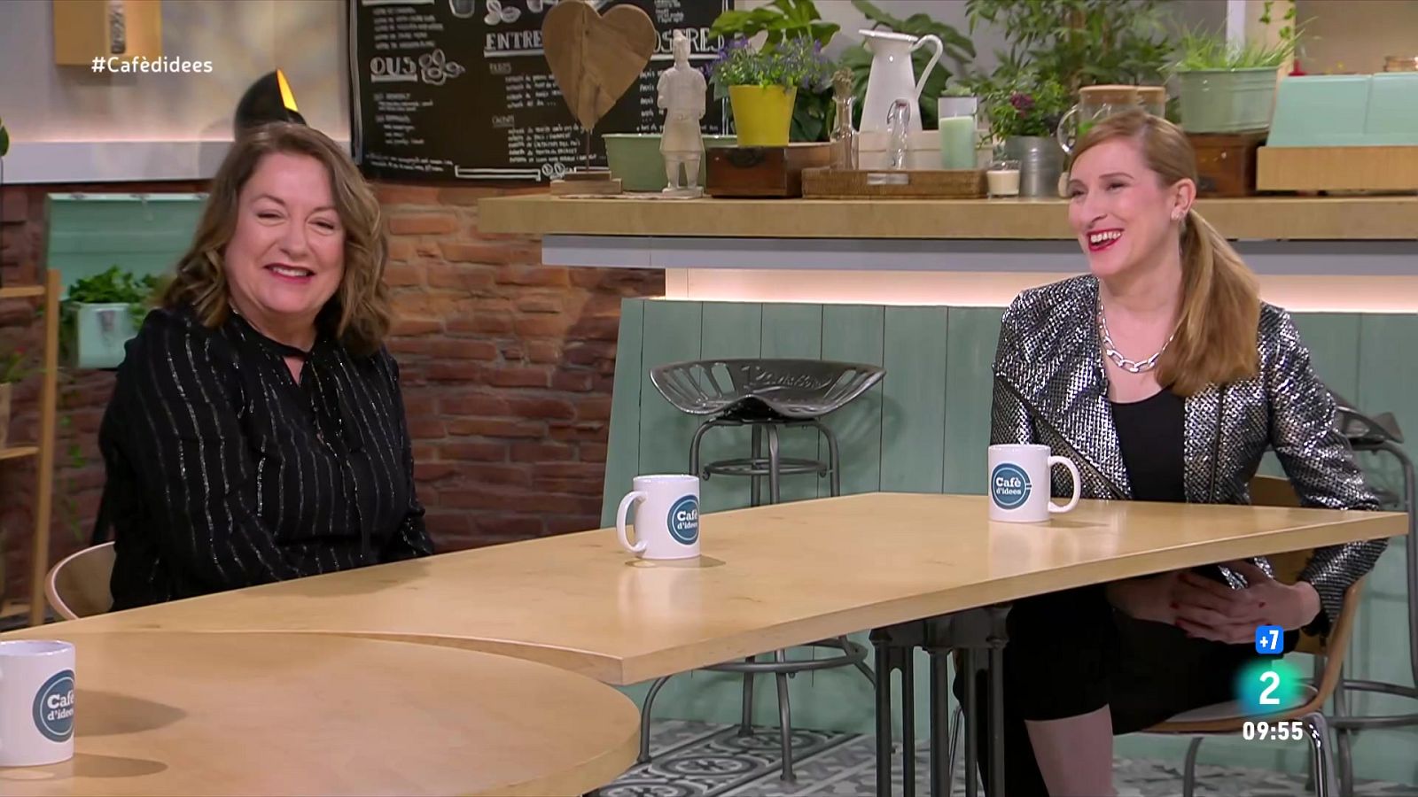 Elena Manrique i Sonia Barba presenten el film 'Fin de fiesta' - Cafè d'idees | Veure