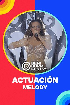 Melody canta "ESA DIVA" en la final