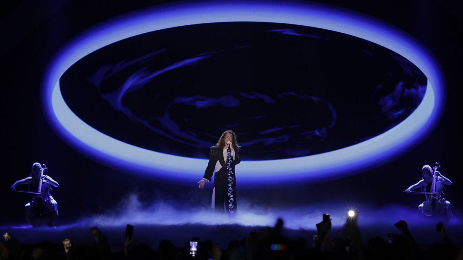 Benidorm Fest 2025: Lucas Bun canta "Te Escribo En El Cielo" en la final | Ver