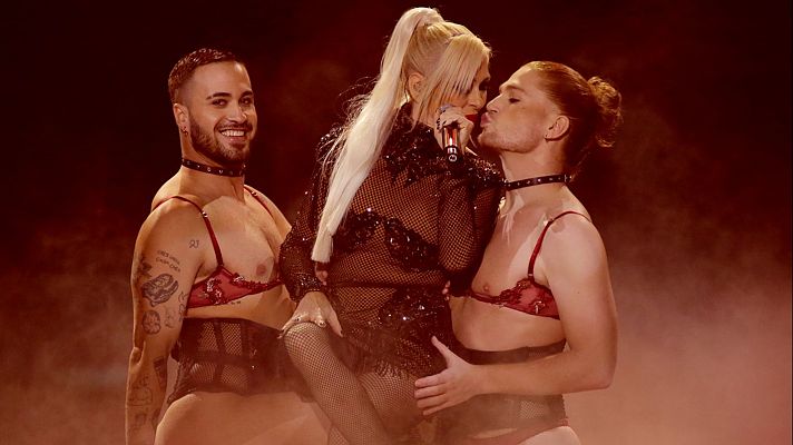 Benidorm Fest 2025 - Nebulossa canta \"ZORRA\" en la final | Ver