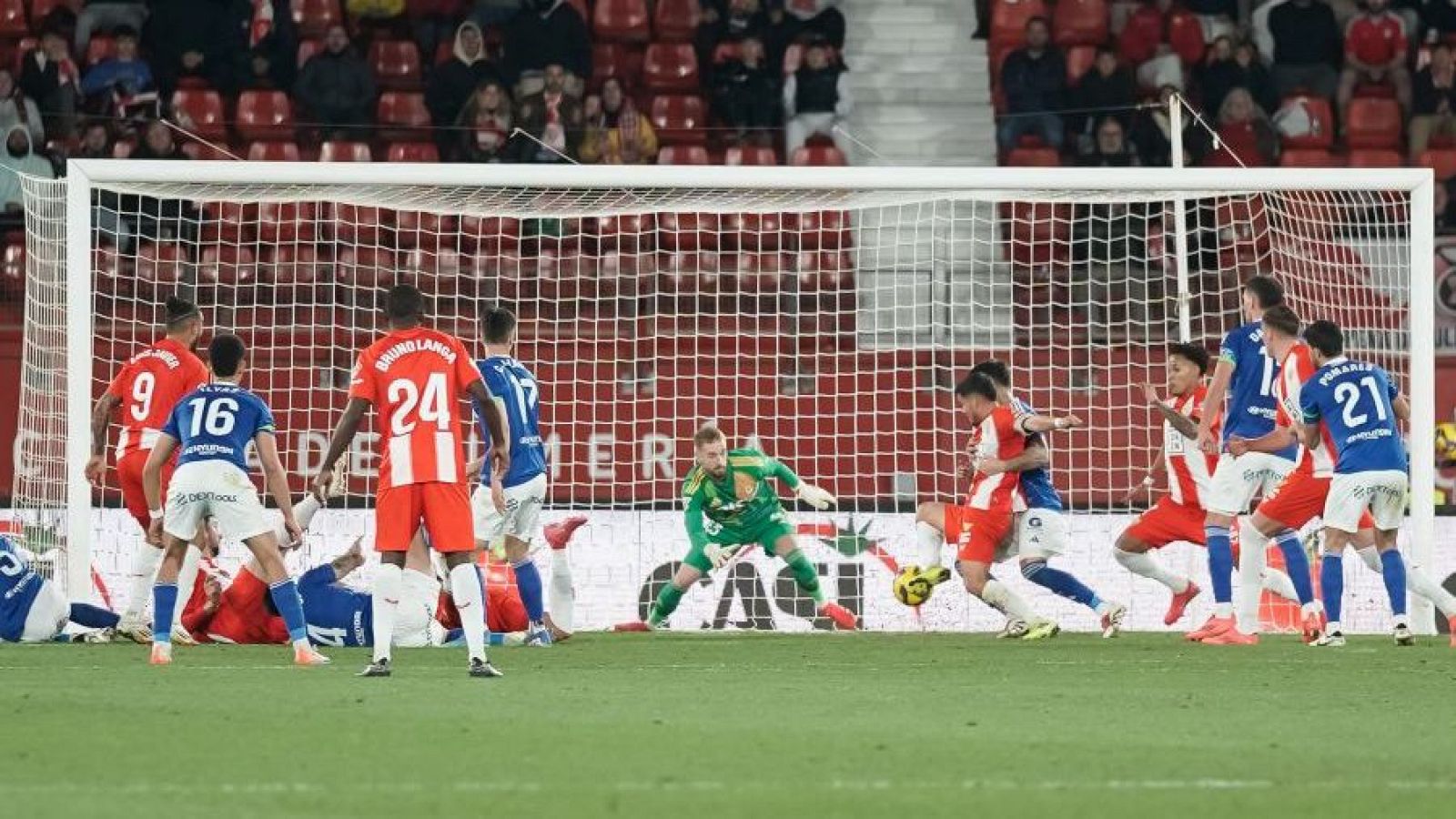 Almería - Oviedo: resumen del partido 25ª jornada | Segunda | Ver