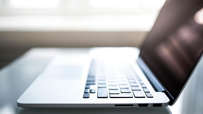 Telediario 1 - El teletrabajo, un recurso en entredecicho cinco años después de la pandemia del coronavirus