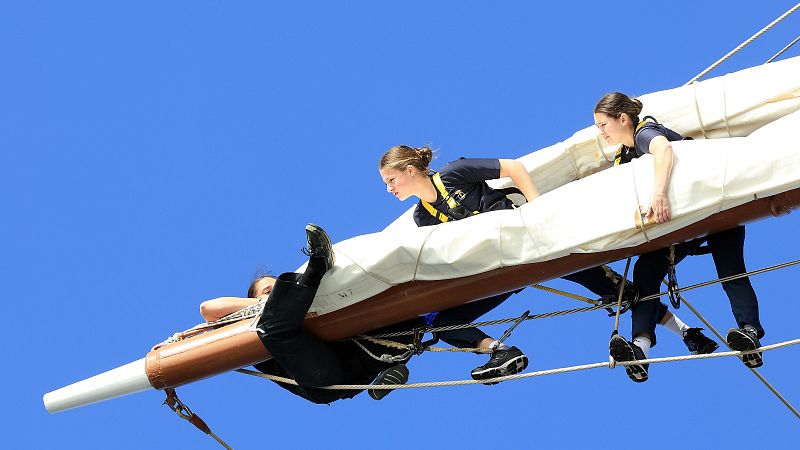 La travesía de la princesa Leonor en el buque escuela Elcano - Telediario 1 | Ver