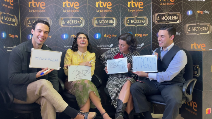 Salón de té La Moderna - '¿Quién es más...?' con los actores de 'La Moderna'