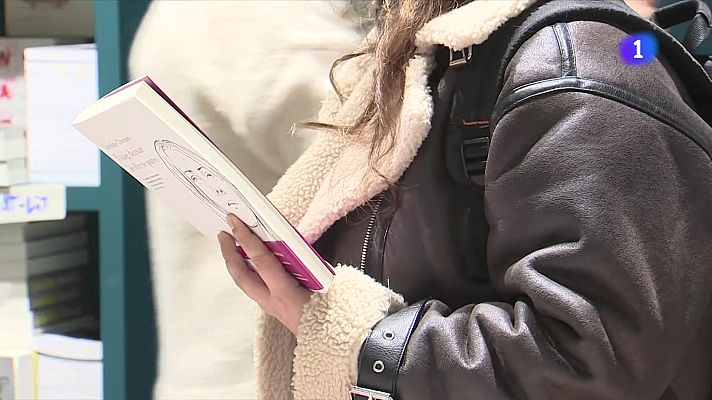 L'Informatiu - Creix l'hàbit de llegir: més del 65% de la població ho fa