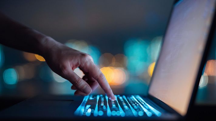 Telediario Fin de Semana - Los organismos gubernamentales están en la diana de uno de cada tres actos de ciberespionaje