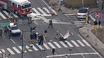 Mueren siete personas tras estrellarse un avin medicalizado en una zona residencial de Filadelfia