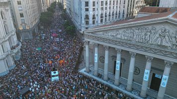 Decenas de miles de argentinos dicen "basta" a los discursos de Milei contra el colectivo LGTBI+