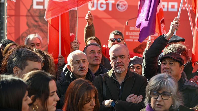 CC.OO. y UGT se manifiestan contra los "intereses partidistas"