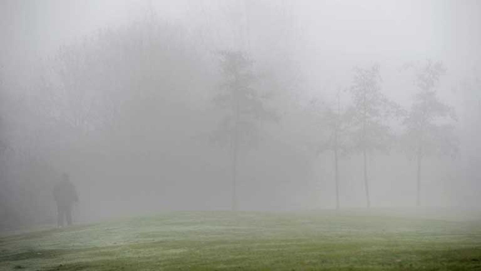Lunes de nieblas en las mesetas y Extremadura y heladas en el interior