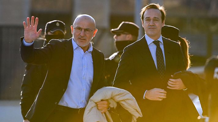 Telediario 1 - De la Fuente se desmarca de las presuntas coacciones a Jenni Hermoso tras el beso