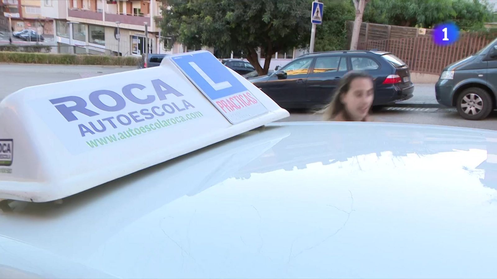 El professor d'autoescola de les joves promeses del Barça - L'Informatiu | Veure