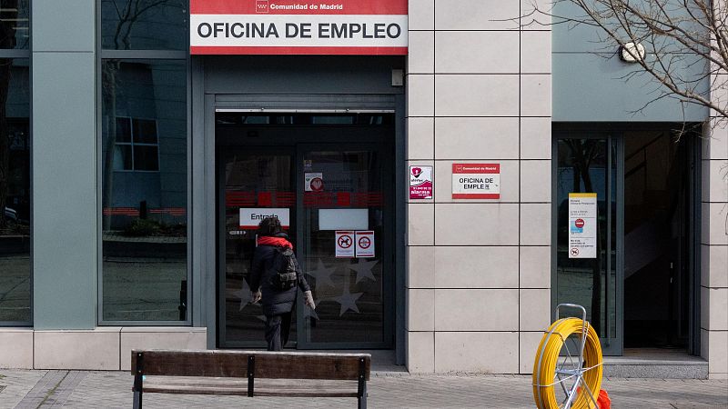 Mercado laboral en enero: menos afiliados y más parados - Telediario 1 | Ver