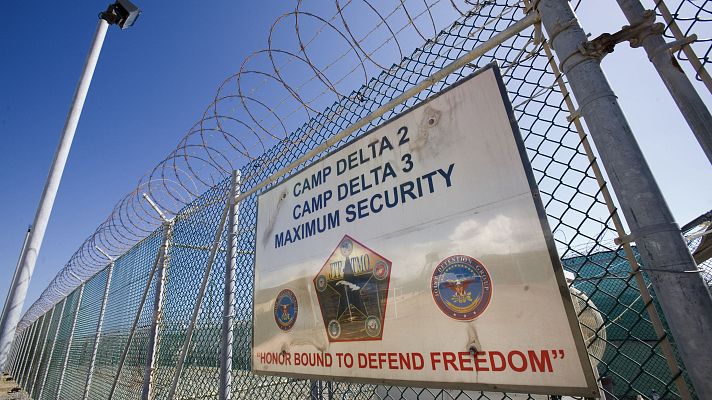 Telediario 2 - EE.UU. envía a los primeros migrantes detenidos a Guantánamo