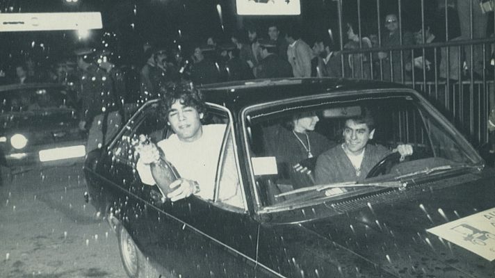  - Momento histórico: varios coches cruzan la Verja de Gibraltar en 1985