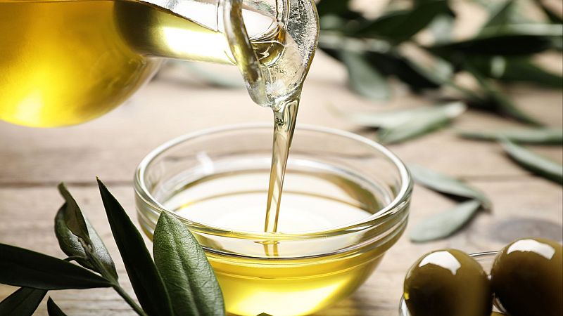 El precio en origen del aceite de oliva marca mínimos de dos años - Telediario 1 | Ver