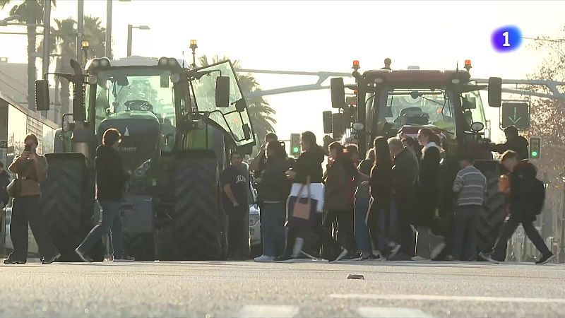 La Revolta Pagesa recupera les mobilitacions un any després - L'Informatiu | Veure