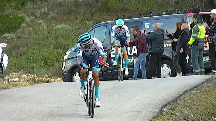 Ciclismo - Volta a la Comunitat Valenciana | Santiago Buitrago ataca a su compañero Pello Bilbao para ganar la etapa