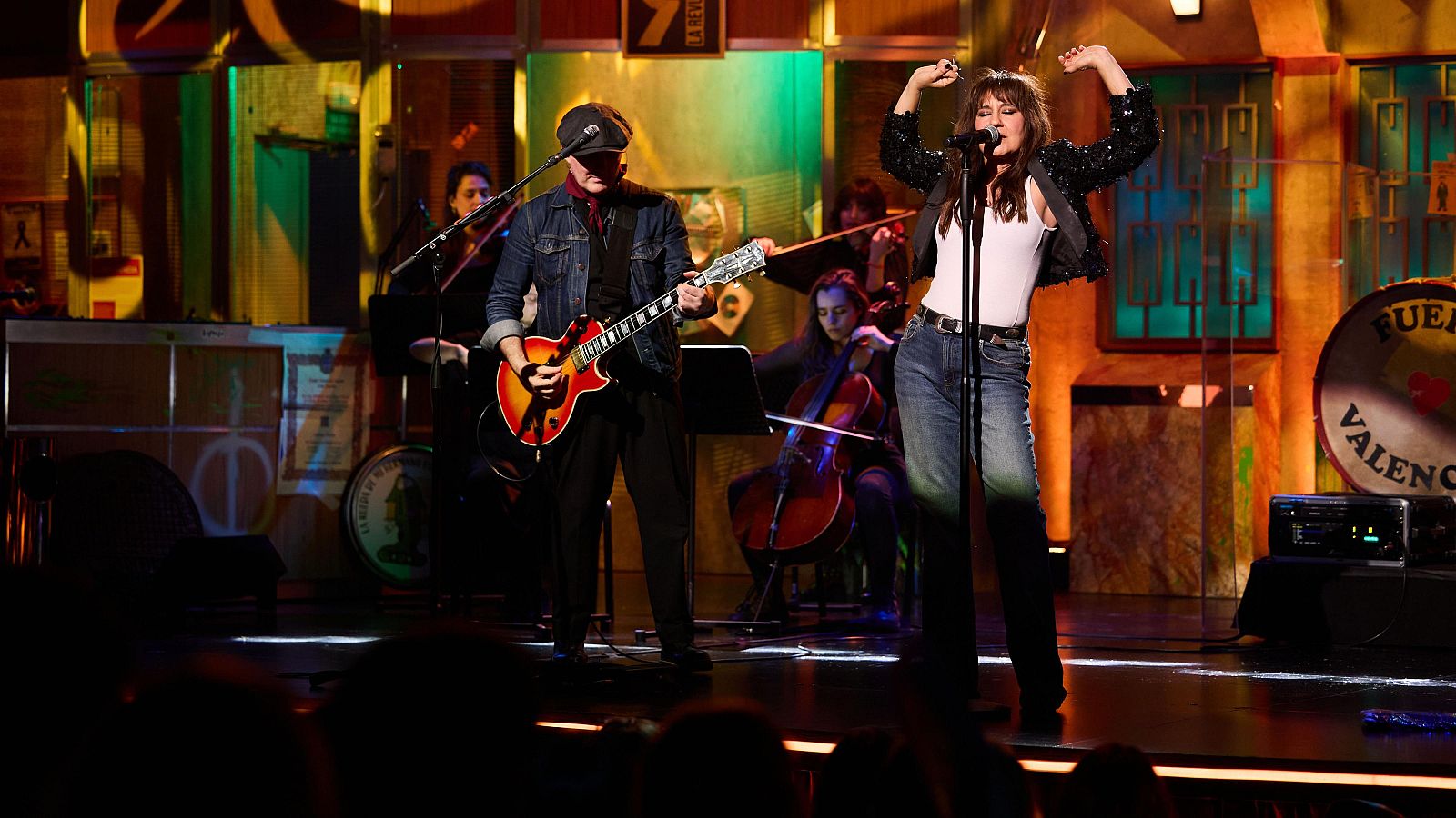 La Revuelta | Amaral celebra la 'Dolce vita' 6/2/25 - La Revuelta | Ver