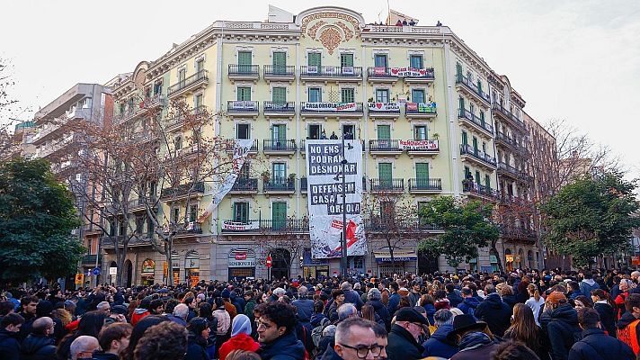 Telediario 1 - El Ayuntamiento de Barcelona y Hàbitat3 comprarán la Casa Orsola, símbolo de la lucha por la vivienda