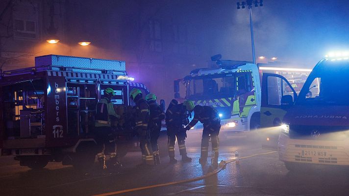 Telediario 2 - Un incendio en el centro de Valencia obliga a atender a 18 personas