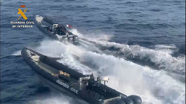 Telediario 2 - Muere el tripulante de una narcolancha tras chocar con una embarcación de la Guardia Civil en una persecución en Cádiz