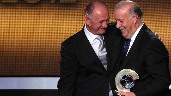 Telediario 1 - La FIFA premia la humildad de Del Bosque