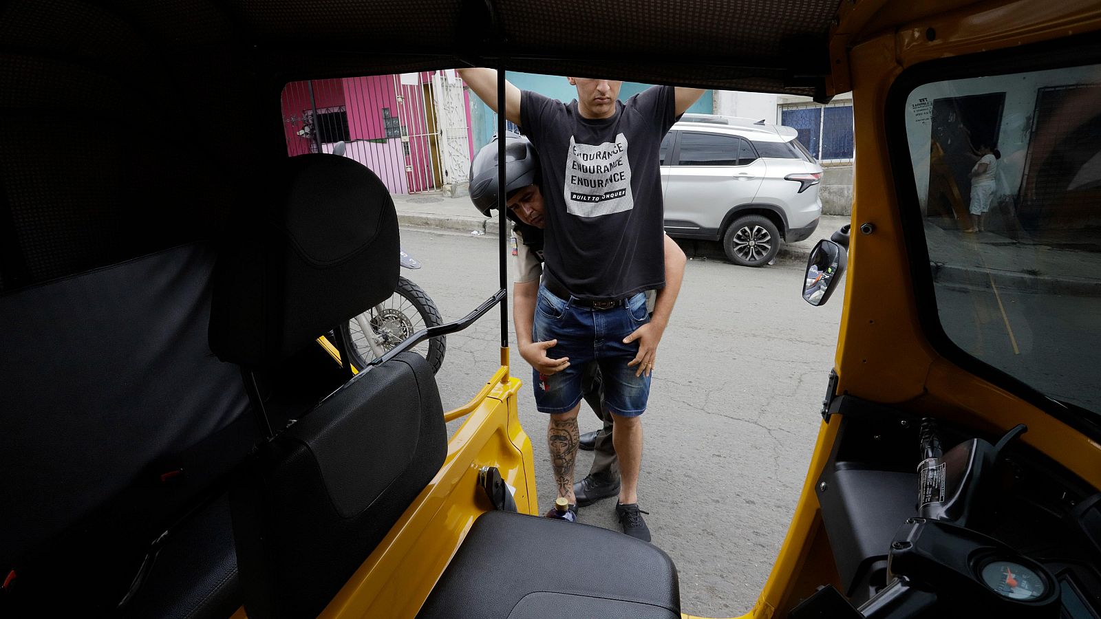 Ecuador: los adolescentes, víctimas del crimen organizado | Ver