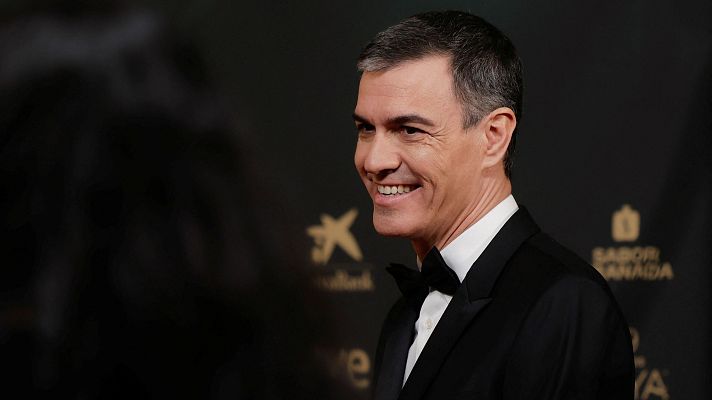 Telediario Fin de Semana - Pedro Sánchez, sobre Karla Sofía Gascón: "En un día de celebración, me quedo con una sociedad que abraza la diversidad"