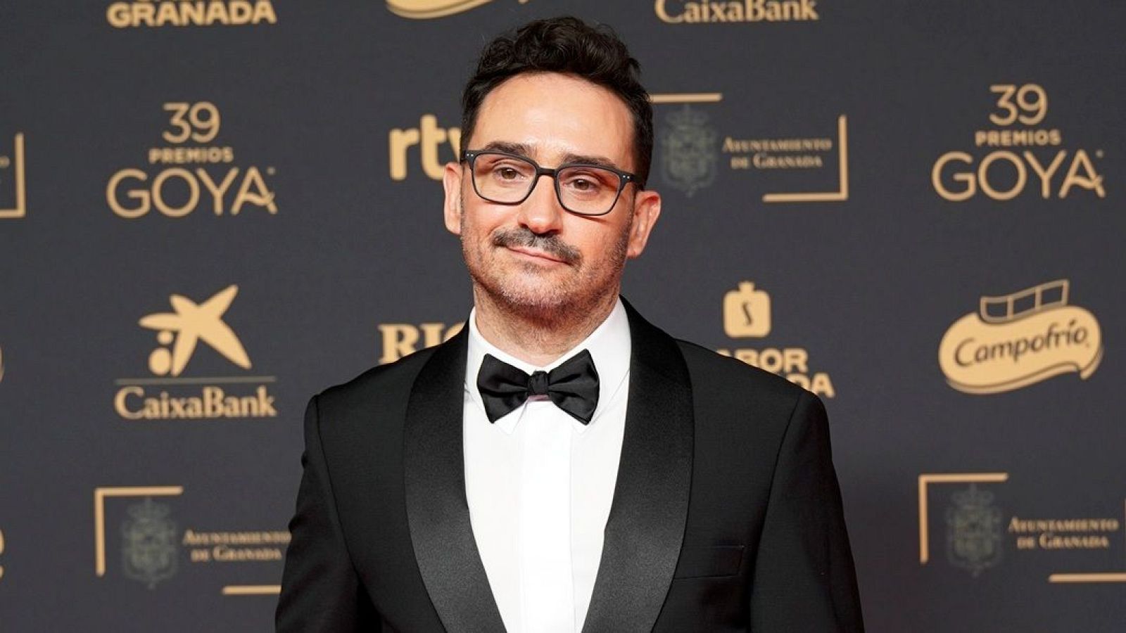 Goya 2025 | ¿Si Bayona tuviera que pelearse a quién batiría primero: a un oso, un pingüino o a Luis Tosar? - La noche de los Goya con... | Ver