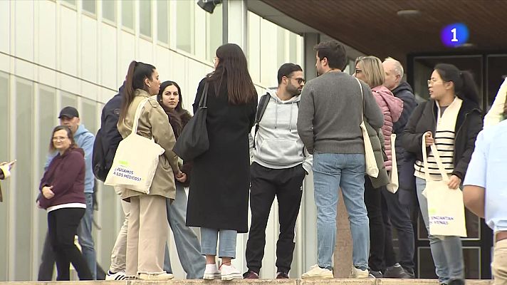 L'Informatiu - El 40% dels menors de 25 anys vol fer oposicions a la cerca d'estabilitat