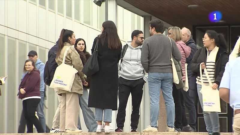 El 40% dels menors de 25 anys vol fer oposicions a la cerca d'estabilitat