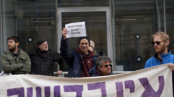 Telediario 1 - La Policía registra una conocida librería palestina en Jerusalén y detiene a sus dueños