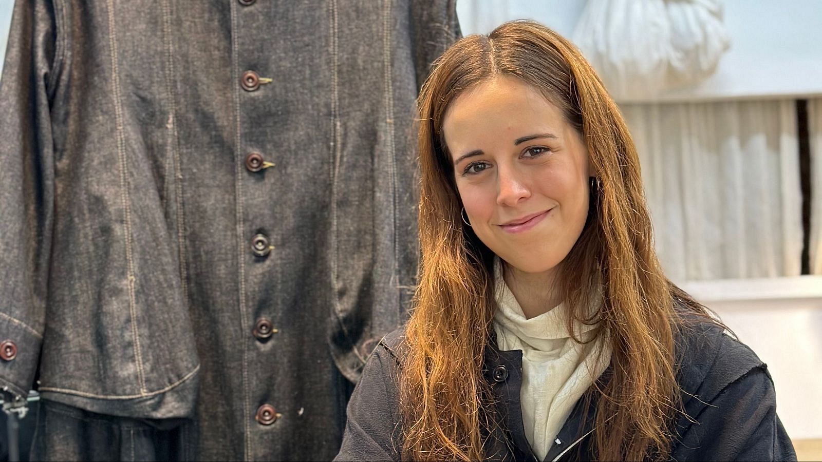 Tíscar Espadas, la joven promesa de la moda española - Telediario 1 | Ver