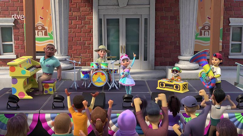 The crew builds instruments - Equipo Rubble en inglés | Watch