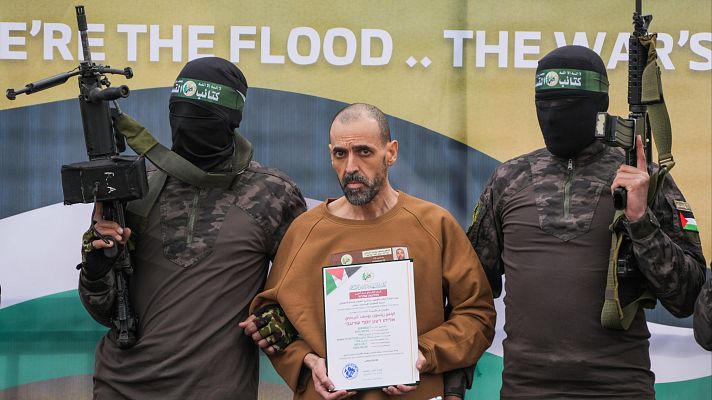 Telediario 2 - Hamás aplaza la liberación de rehenes del sábado entre acusaciones mutuas con Israel de "violar" el alto el fuego