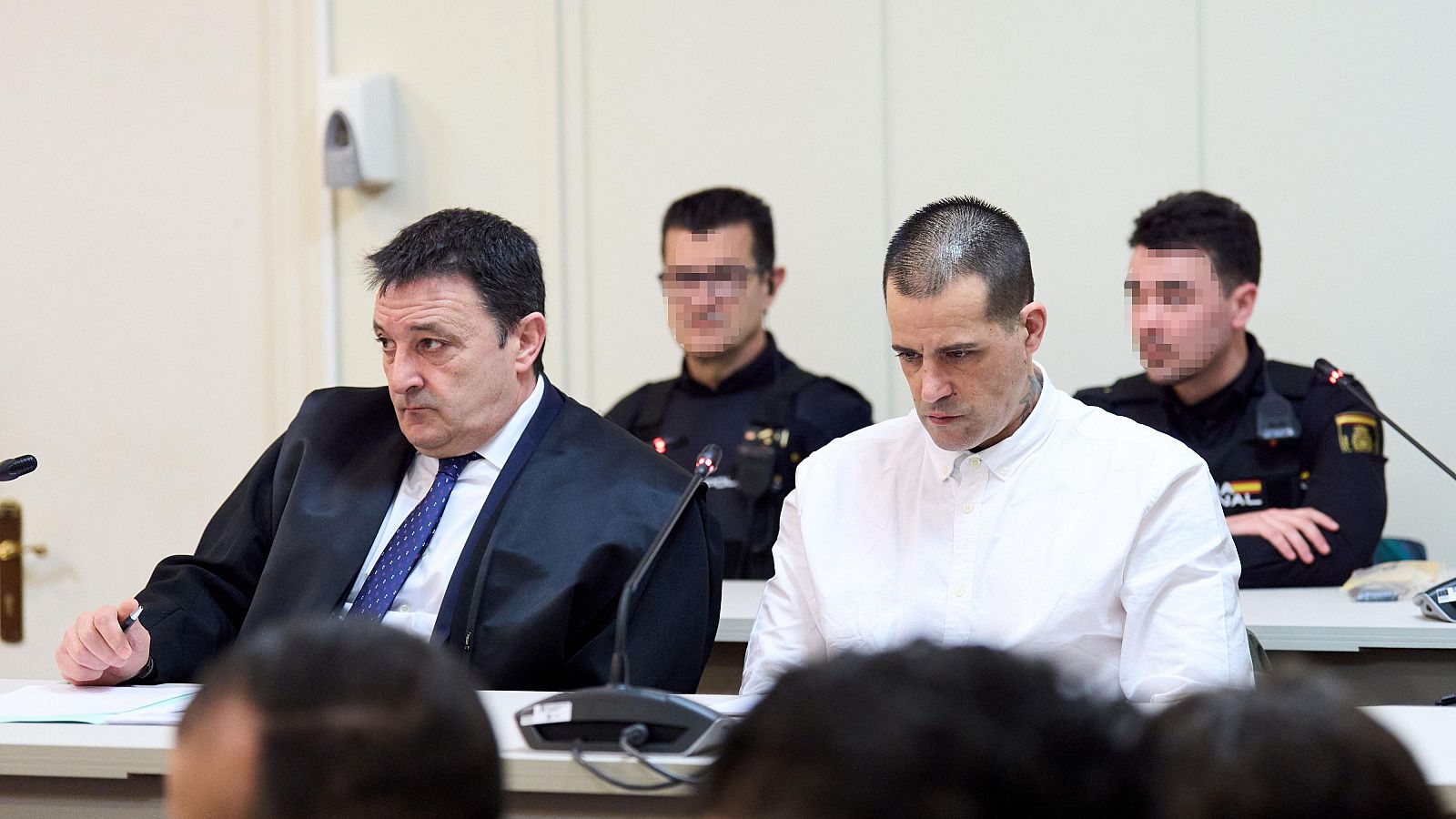 Doble crimen de Liaño: juzgan a un hombre que mató a su pareja y a su bebé - Telediario 2 | Ver