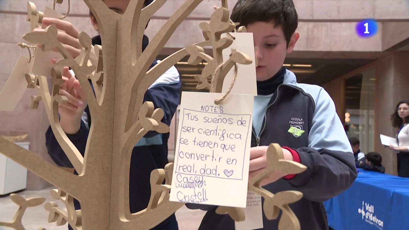 Inspirant vocacions científiques a les noves generacions - L'Informatiu | Veure