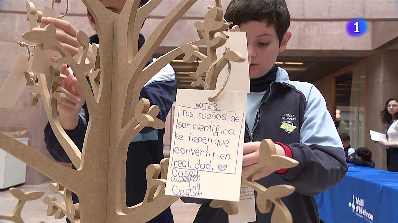 Inspirant vocacions científiques a les noves generacions - L'Informatiu | Veure