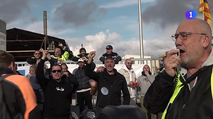 L'Informatiu - La plantilla de Vidrieria Rovira protesta pel tancament de la planta, que afecta 168 treballadors