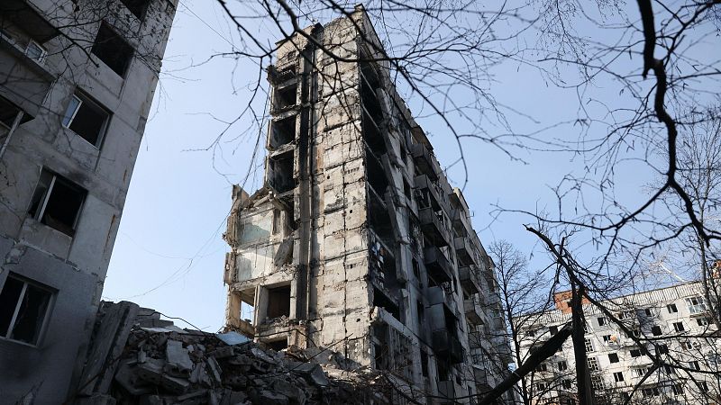 Tres años después del inicio, la guerra en Ucrania está estancada - Telediario 2 | Ver