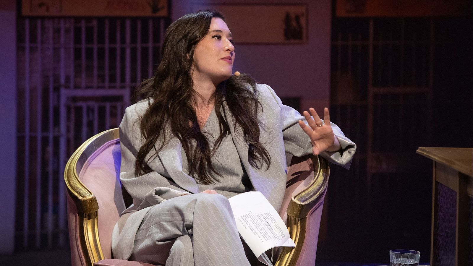 La reflexión de Victoria Martín: ¿Hay que ser feo para estar forrado? - Al cielo con ella | Ver