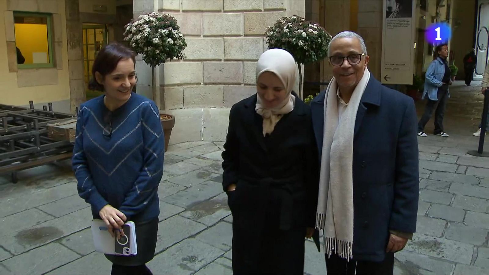 Yasmina Jadra rep el Premi Pepe Carvalho de la BCNegra - L'Informatiu | Veure