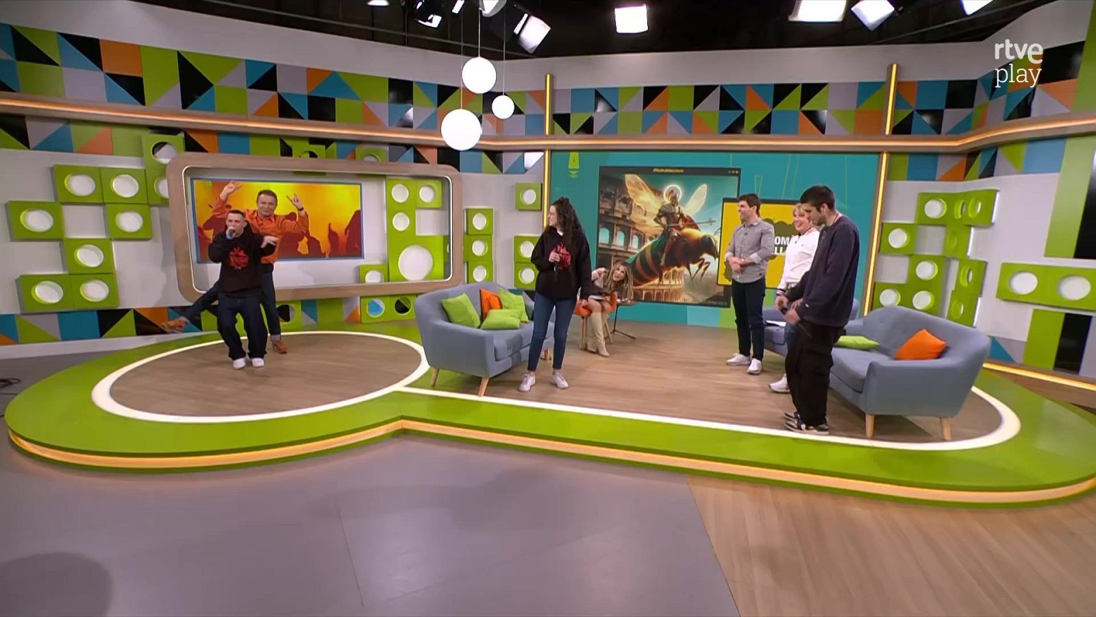 Tanquen una escola bressol, casaments i rap català | L'altaveu - L'altaveu | Veure