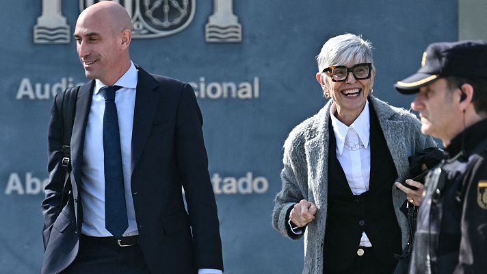 Telediario 1 - Las claves del juicio por el beso de Rubiales a Jenni Hermoso: el consentimiento y el delito de agresión sexual