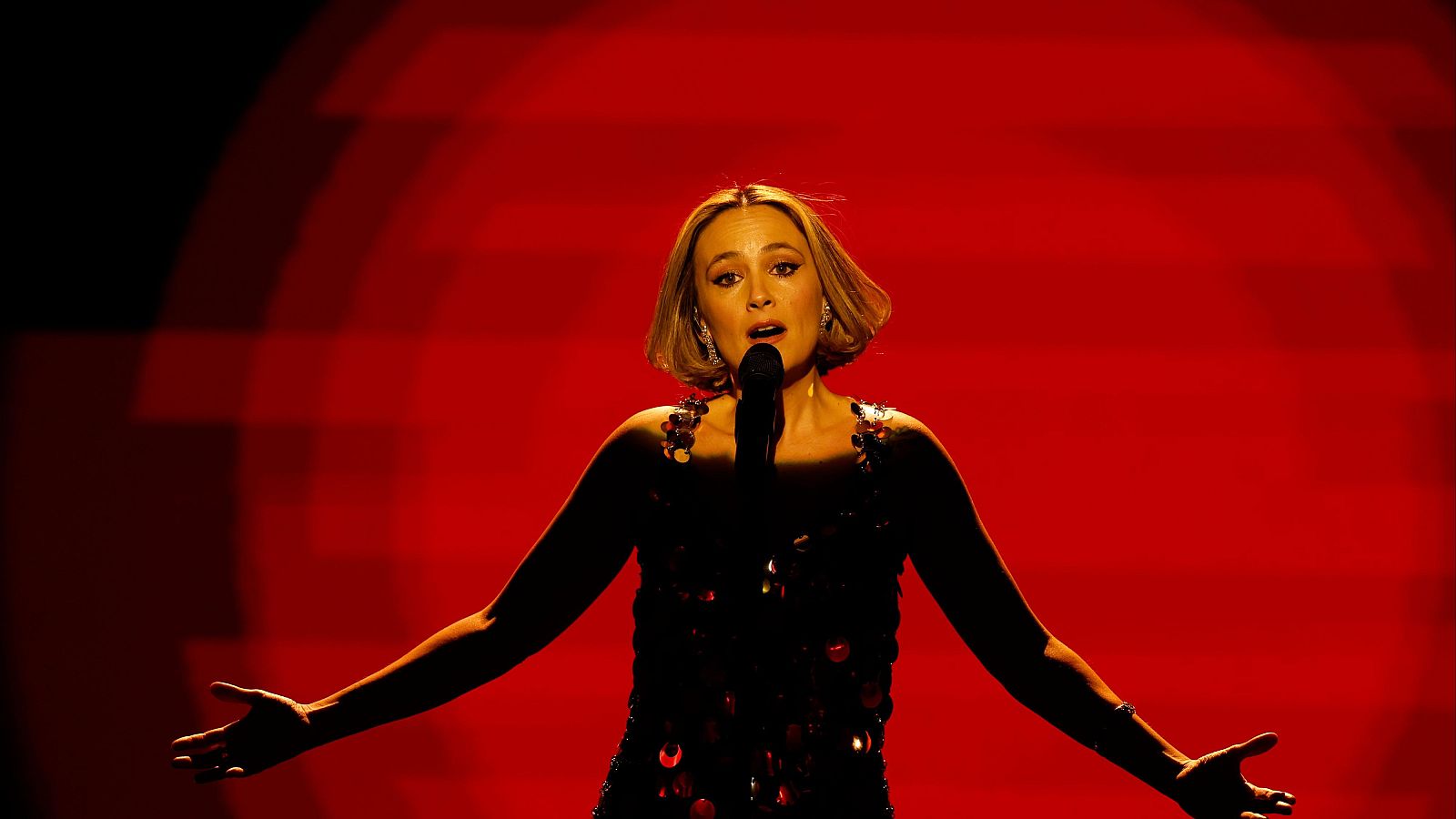 'El amor' de Rigoberta Bandini y Massiel: las dos versiones unidas por San Valentín - La tarde en 24h | Ver